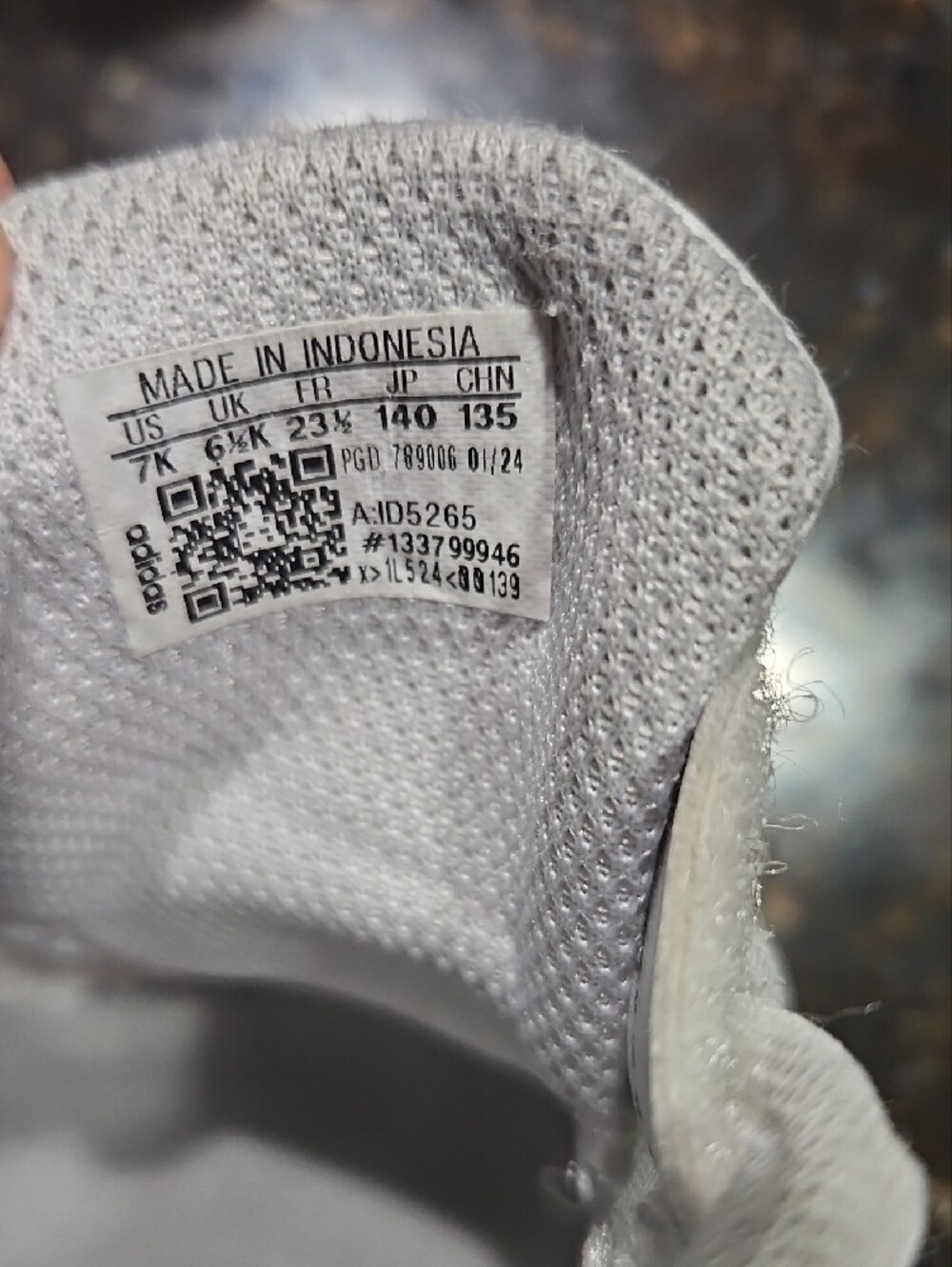 Adidas Bubble White Kids Velcro Sneakers with Iridescent Stripe 7K - Picture 4 of 14
